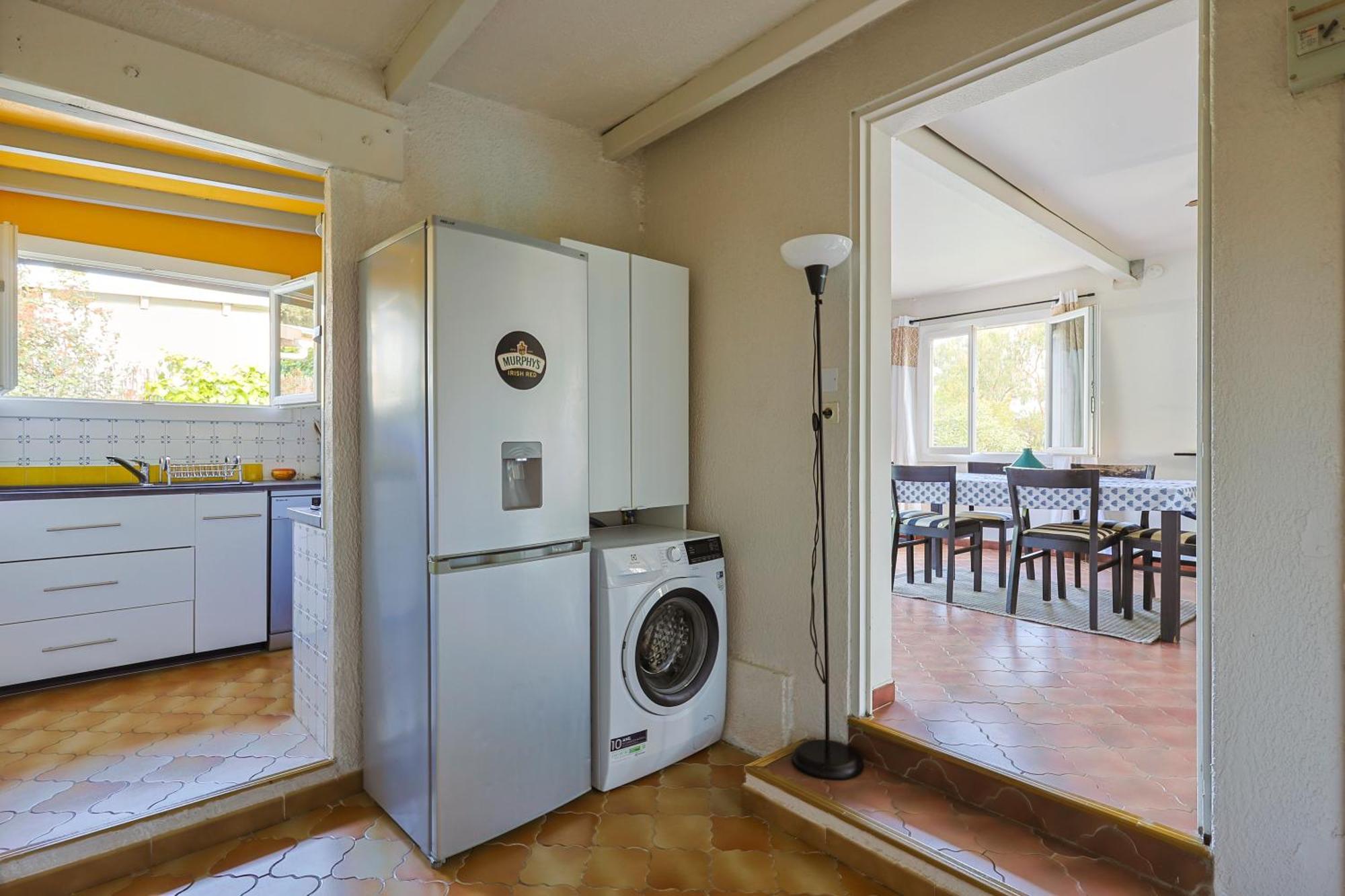 Atypique, Cabanon Bord De Holiday home *