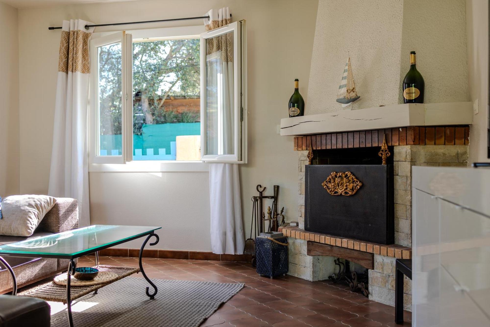 Holiday home Atypique, Cabanon Bord De