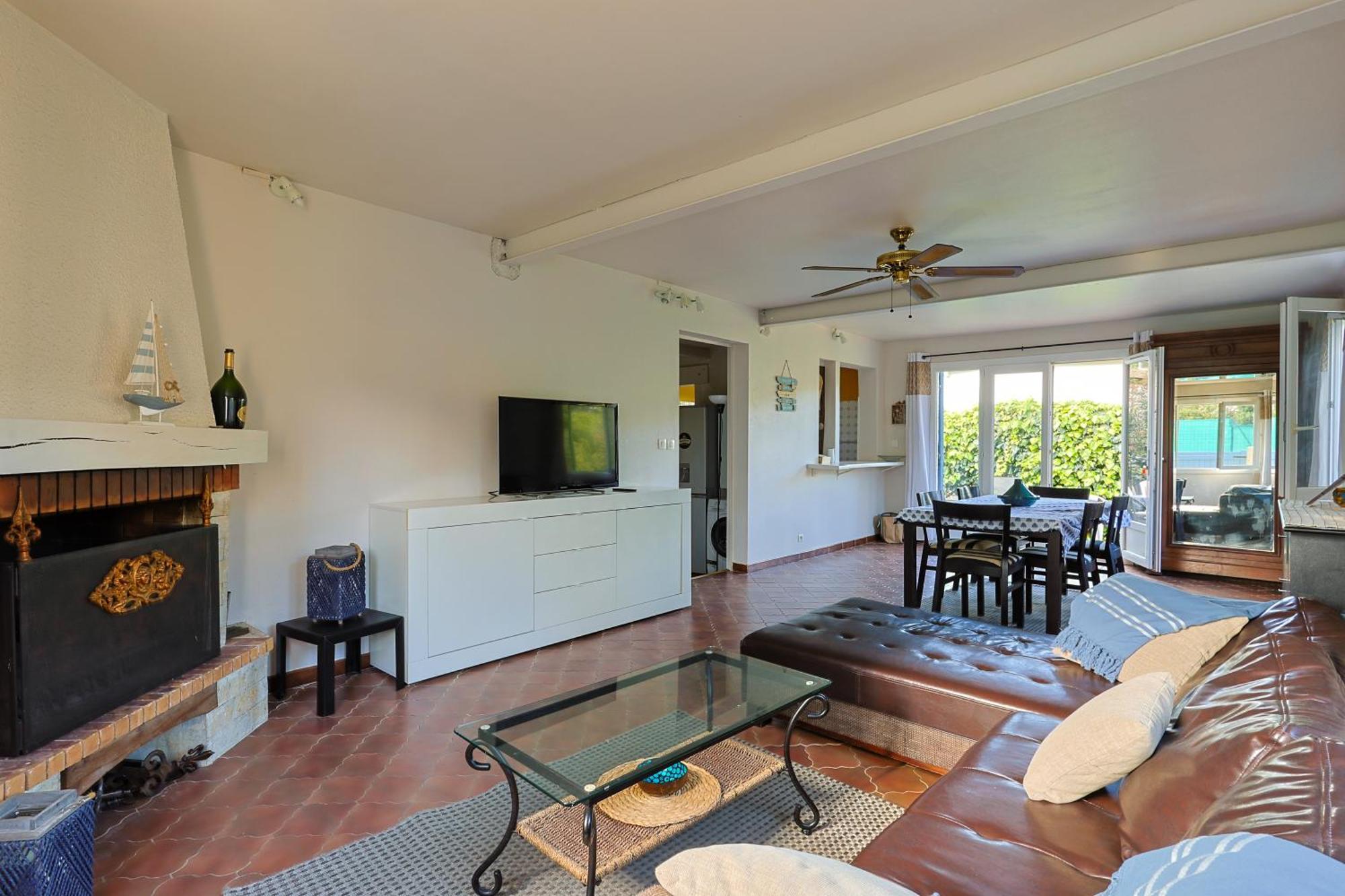 Atypique, Cabanon Bord De Holiday home Hyeres
