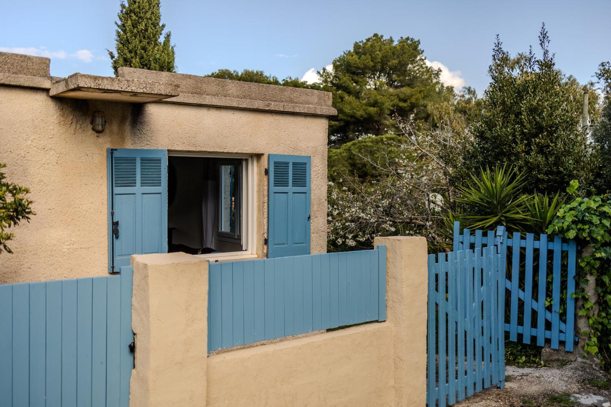 Holiday home Atypique, Cabanon Bord De Hyeres