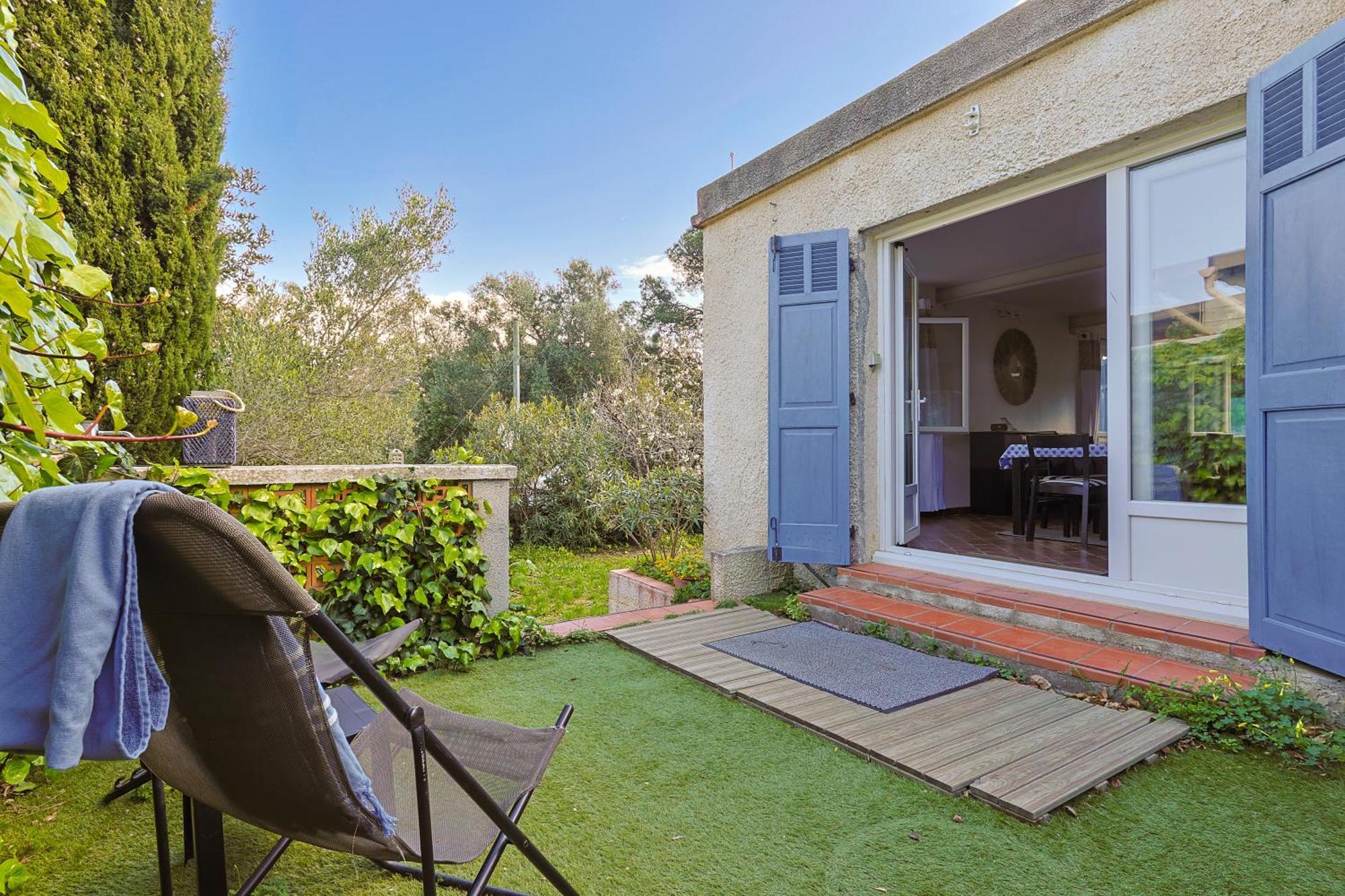 Holiday home Atypique, Cabanon Bord De