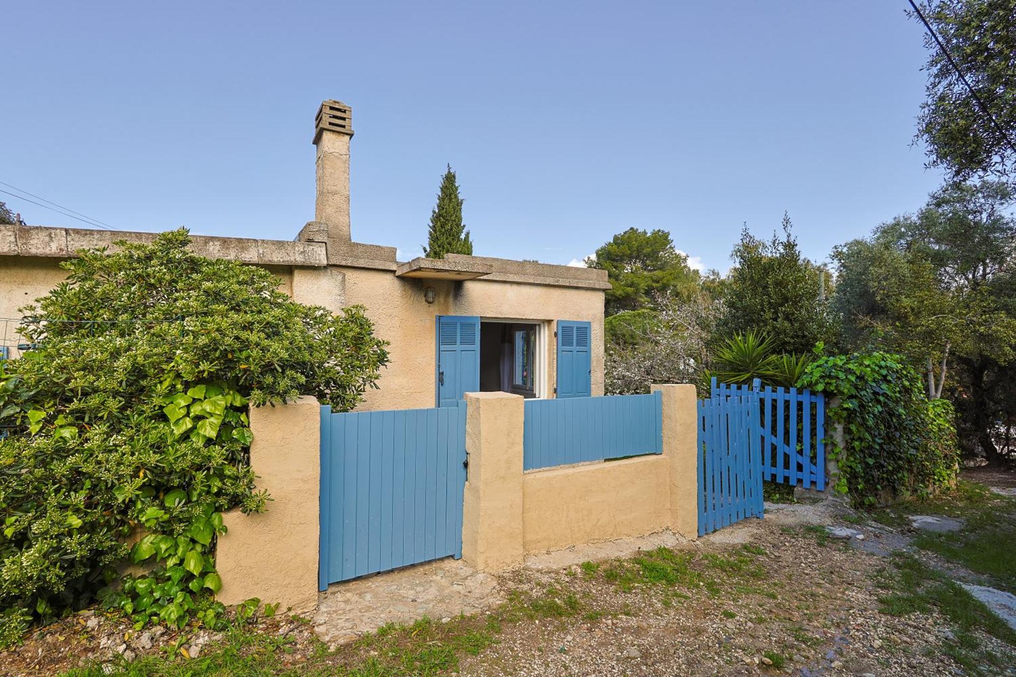 Holiday home Atypique, Cabanon Bord De Hyeres