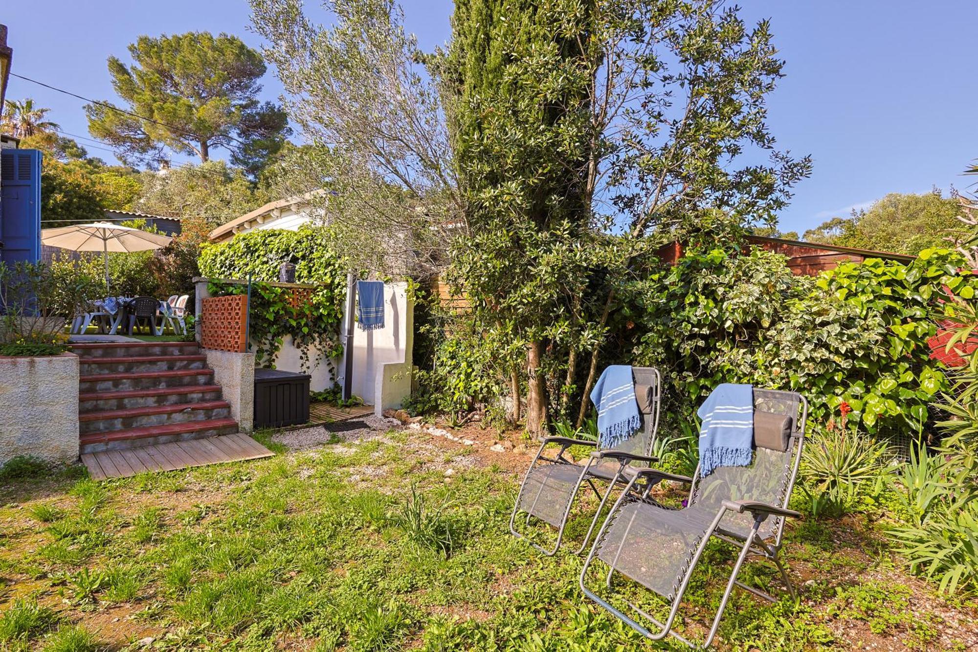 Atypique, Cabanon Bord De Holiday home *